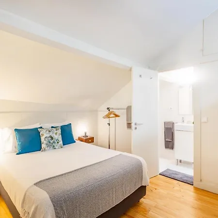 Loft With Mezzanine Apartment *