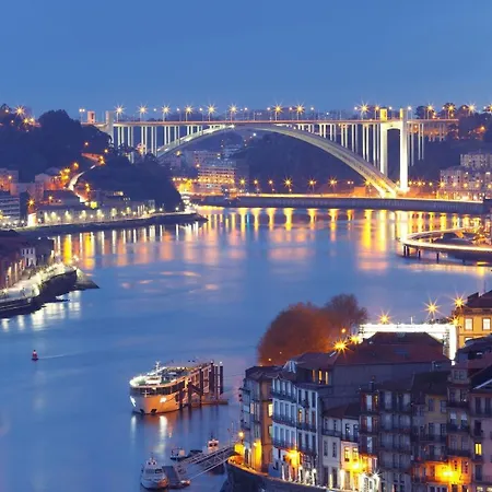 Loft With Mezzanine Appartamento Oporto