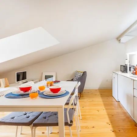 Loft With Mezzanine 公寓 *